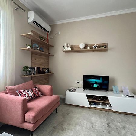 Cozy Flat Near Air Albania Stadium 1 Tirana Buitenkant foto