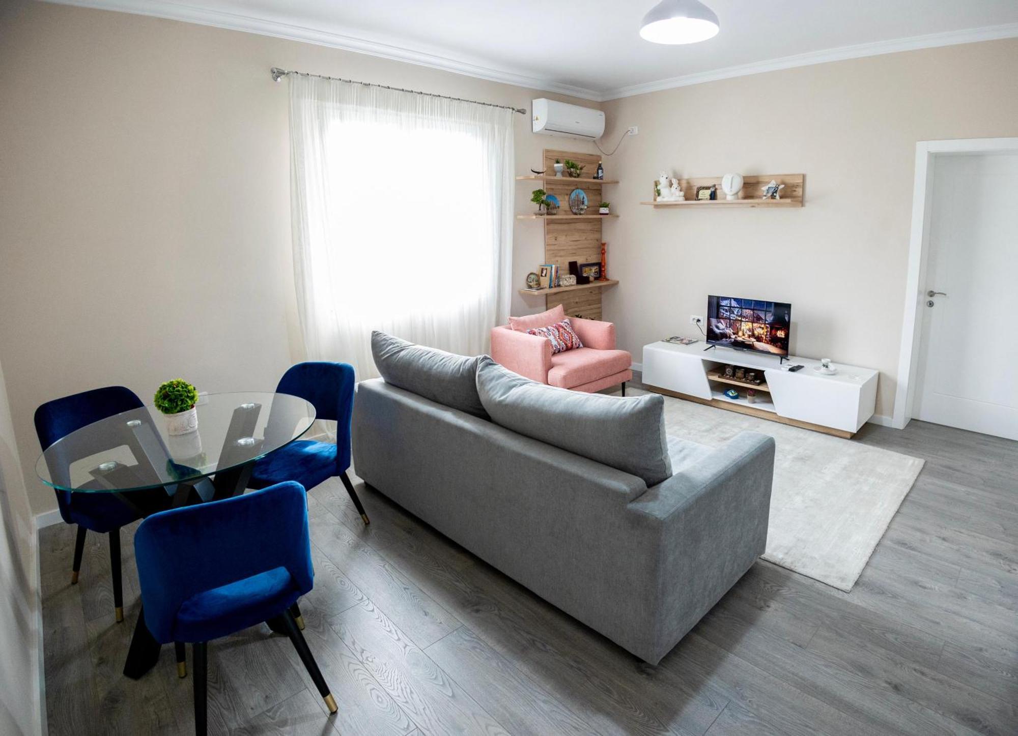 Cozy Flat Near Air Albania Stadium 1 Tirana Buitenkant foto