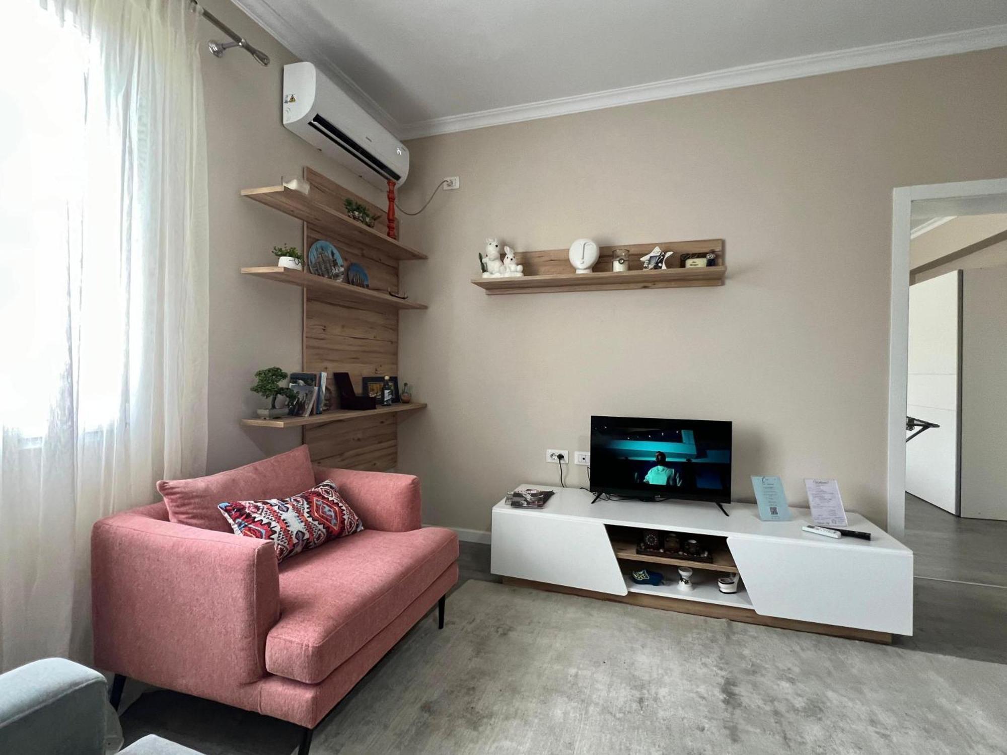 Cozy Flat Near Air Albania Stadium 1 Tirana Buitenkant foto